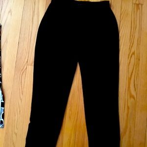 Clara Sun Woo pull on Capri